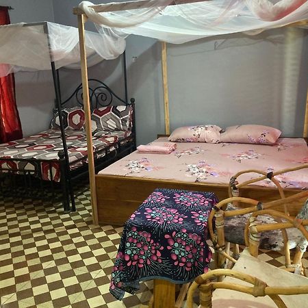 Lake Natron Maasai Guesthouse Mtowabaga Kültér fotó